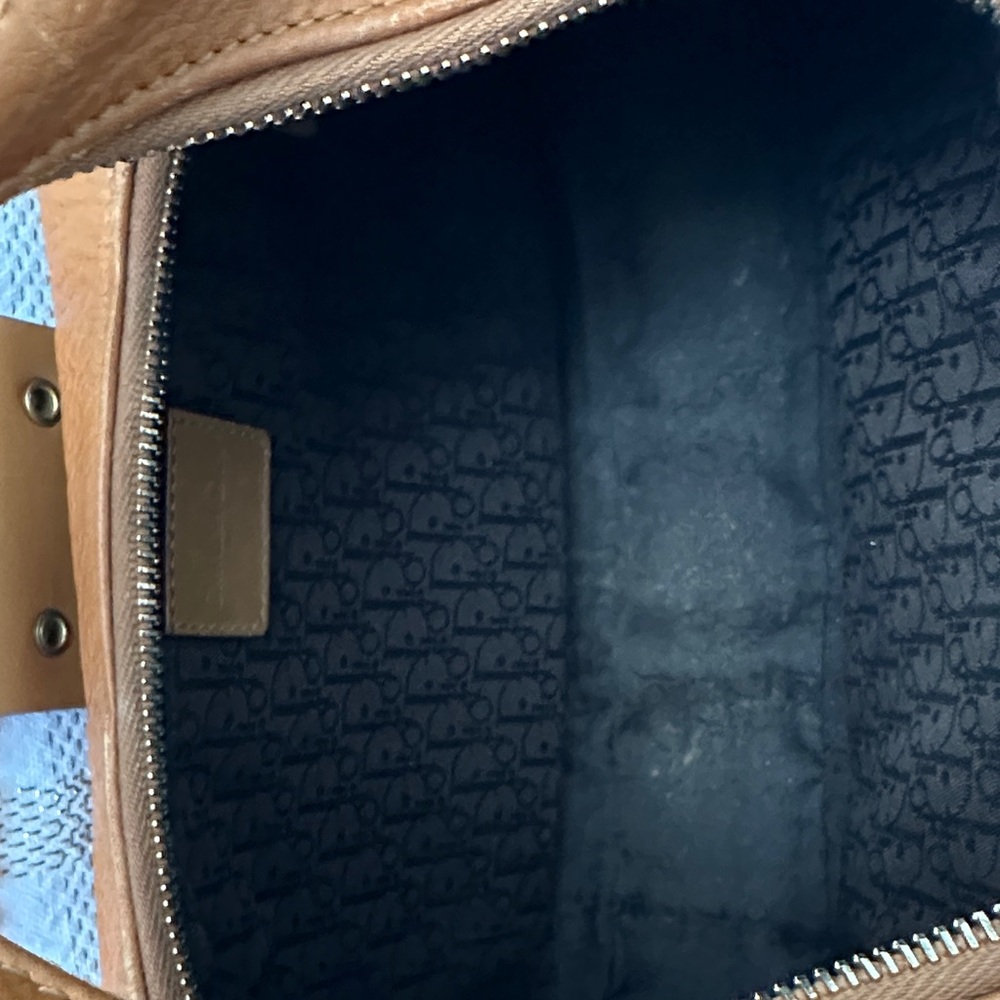 ✨ Authentic Dior Trotteur  Hobo Bag – Tan Leather with Gold Hardware ✨ - Picture 5 of 16
